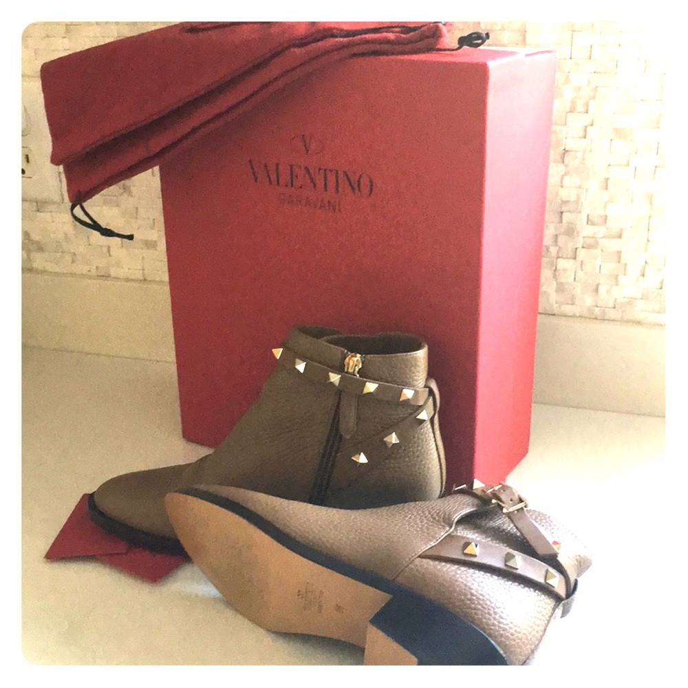 VALENTINO GARAVANI Studded Selena Ankle boot